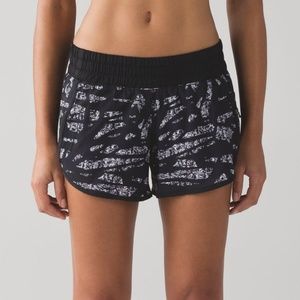 Lululemon Tracker Short IV (4-way Stretch 4")